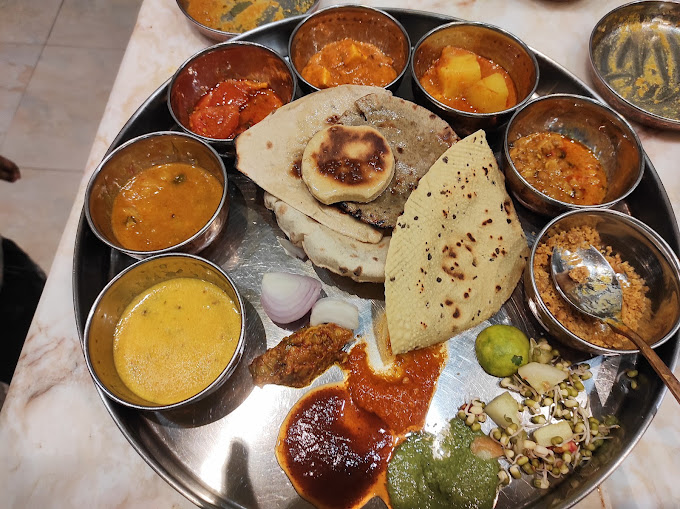 Exploring The Best 5 Places Of Rajasthani Thali In Lucknow