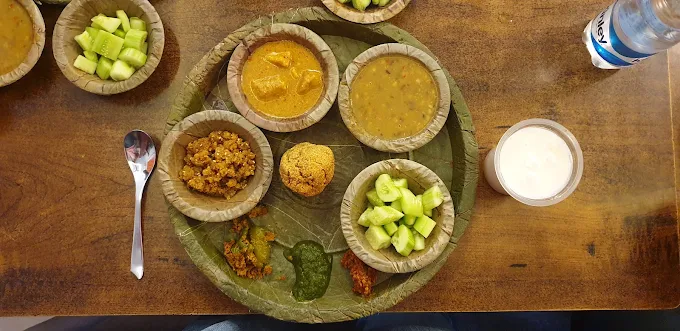 rajasthani thali in udaipur